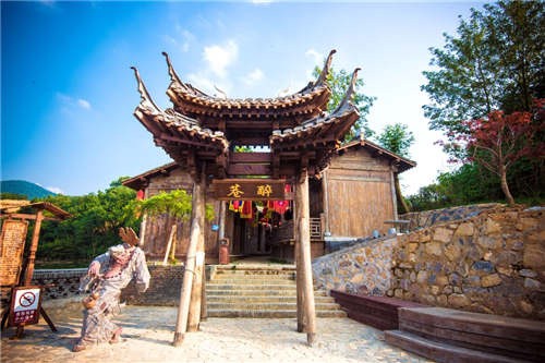 鎮江：穿越明清古建築千華古村