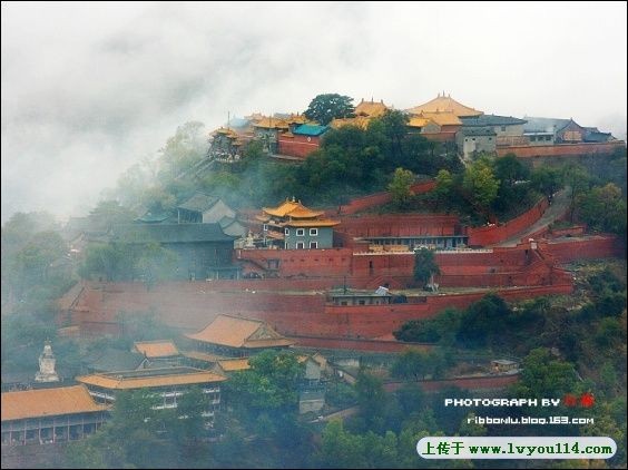 菩薩頂 五台山最大銅鍋