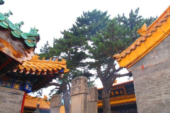 菩薩頂 五台山最大銅鍋
