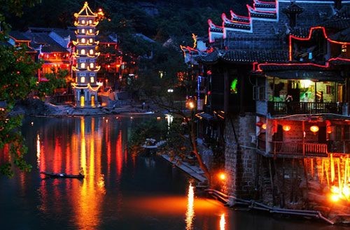 鳳凰古城湘西歷史煙雨塵囂