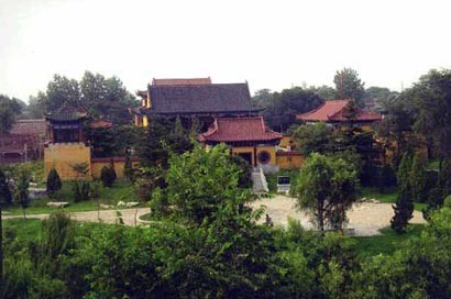 寶泉古剎：聽百泉清韻 覽八景奇觀