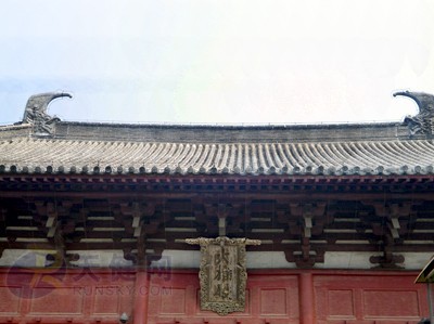 奉國寺主體建築大雄殿氣勢磅礴，偉岸莊嚴