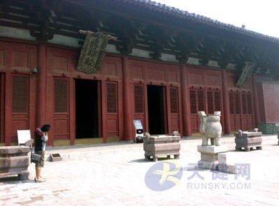 寺內無處不彰顯皇家寺院的威嚴與氣派