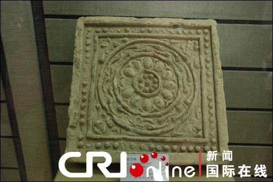 蓮紋方磚