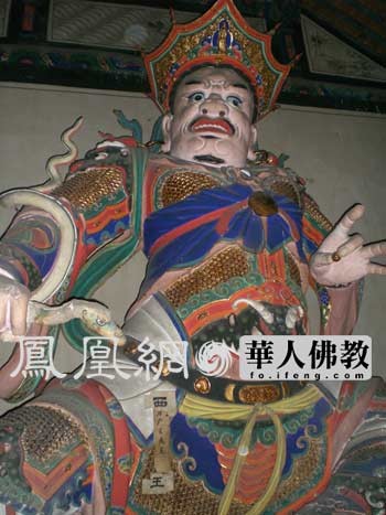 天王殿中的四大天王之一
