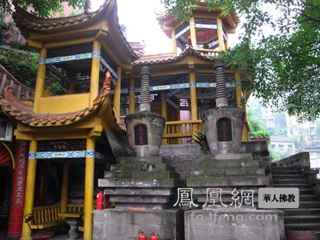 慈雲寺的亭台樓閣