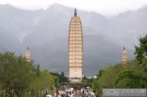最古老最雄偉大理三塔