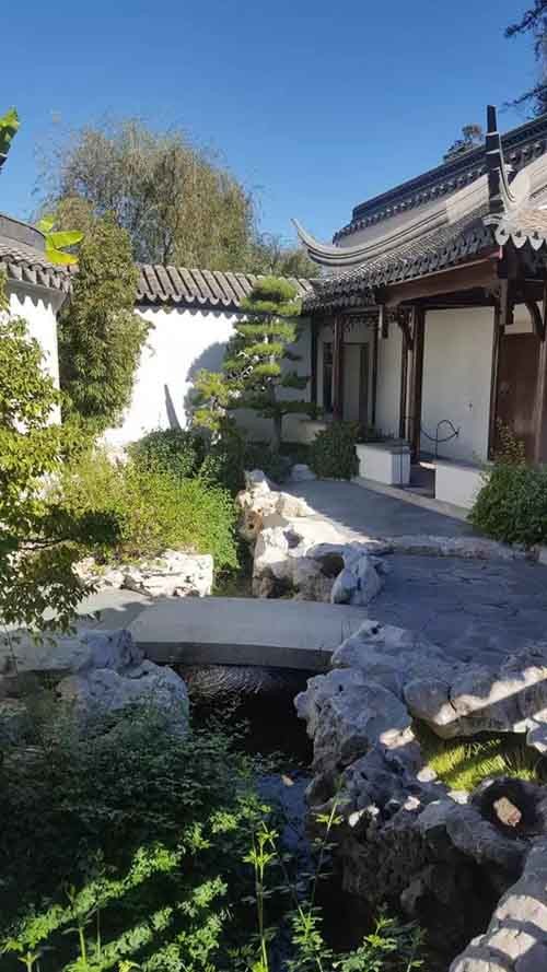 進門後第一個內庭院全景照片 