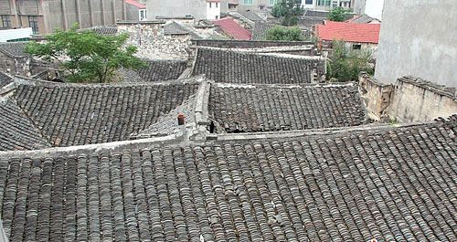 小巷中一處還有人居住的院落