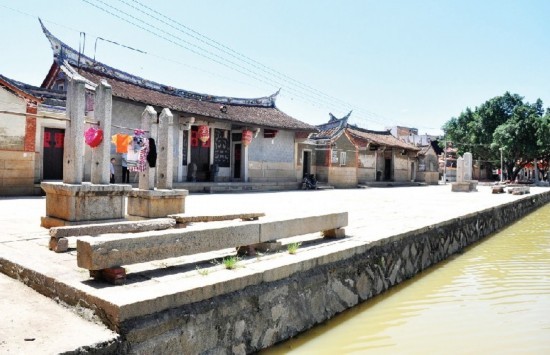 湘橋文化名村的古厝群，依水而建，是難得的水景古村落