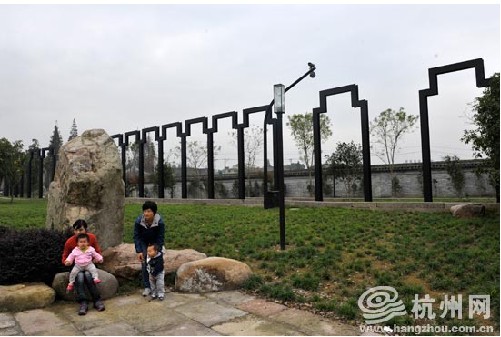 用意象手法重建的城牆