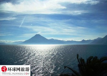 10個壯觀的火山湖 