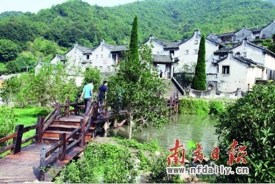 黛牆溪水,小橋古樹,四面環山的橋溪村仿佛桃源仙境