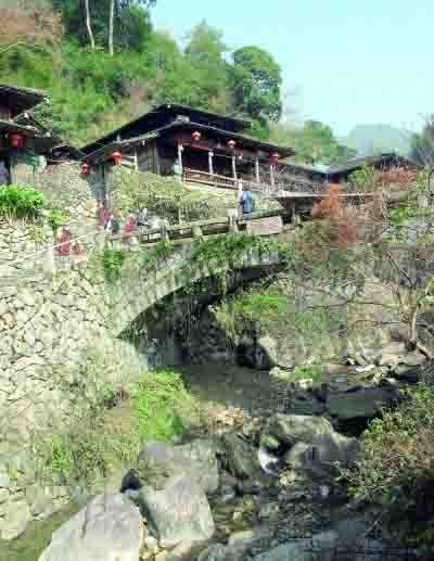 依山而建的林坑村