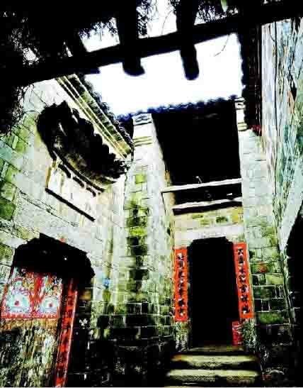 古民居裡的小天井。九房溝古民居建築群，像一個閱盡滄桑的老人，散發著歲月深處的魅力