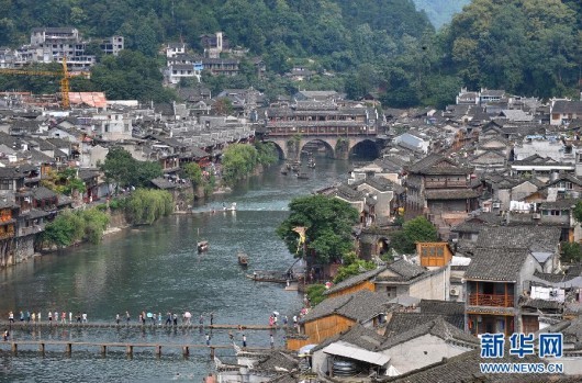 湖南湘西鳳凰古城：水碧山青美如畫