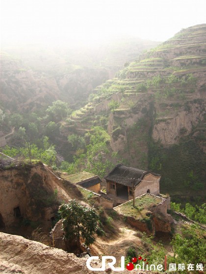 李家山村的小廟