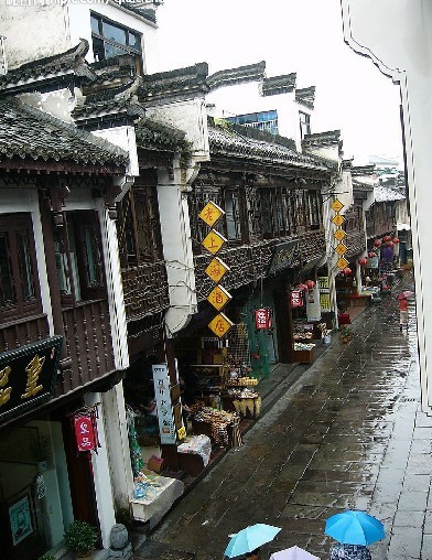 桃花源裡人家，白雲深處仙境