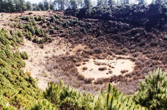 騰沖火山群國家公園的火山坑