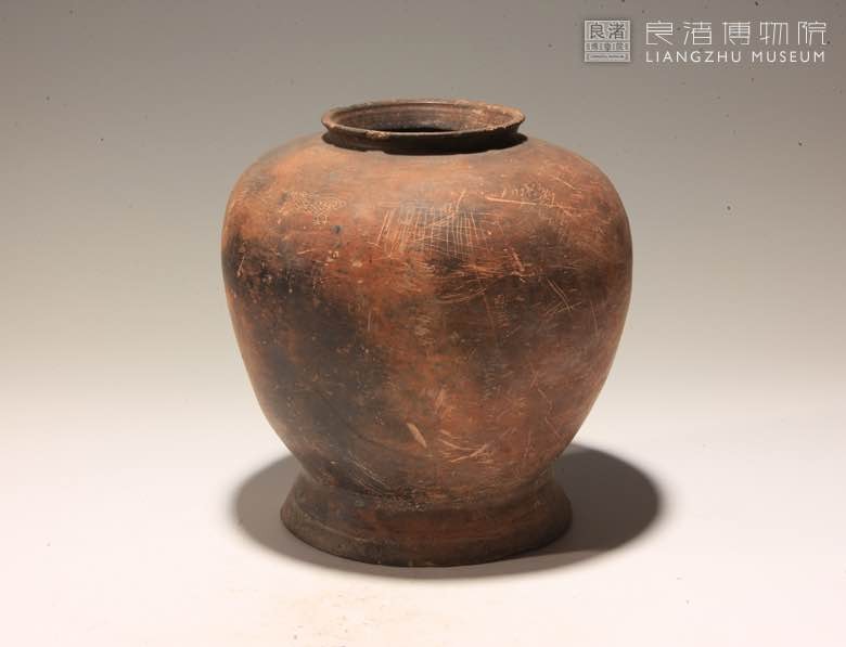 黑陶刻符罐