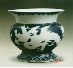 景德鎮窯青花留白龍紋渣斗