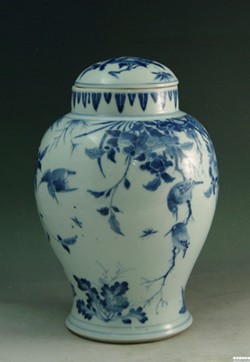 清順治青花花鳥紋蓮子罐（帶蓋）