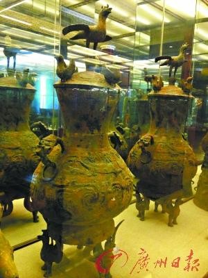 展館內同款同規格的銅器