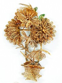 金累絲蜂蝶趕菊花籃簪