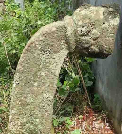 蓮花石托