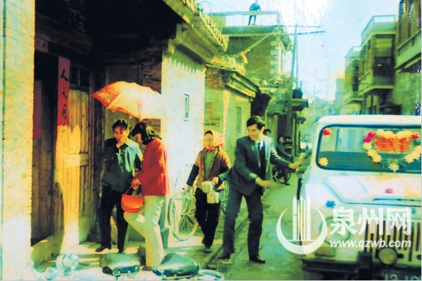 吉普車迎親，在當年甚為風光