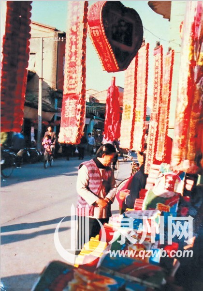 開元寺外，商業活動活躍