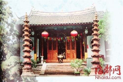 雙陶塔上貼有千余尊佛像，龍瑞寺陶塔現已成“孤件”