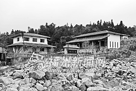 鵝峰寺正門
