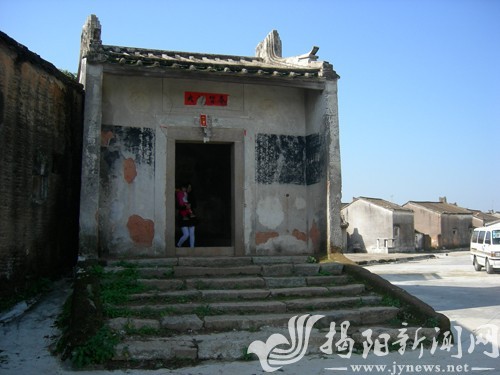 西寨門“西望”