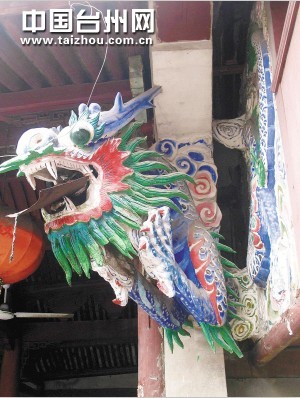 龍形的斗拱