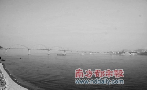 西江從旁邊流過