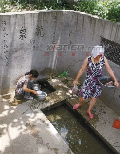 杜曲老街路後邊的泉水滋養了當地群眾數千年