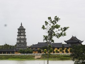 鎮國寺塔