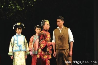 話劇《牌坊》：演員特意去古建隊學習 “吃透”手藝