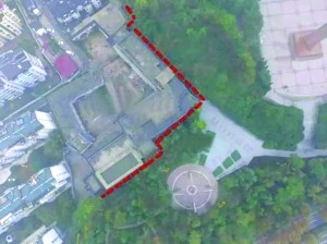 被舉報的違建緊臨烈士陵園和鐵甕城遺址
