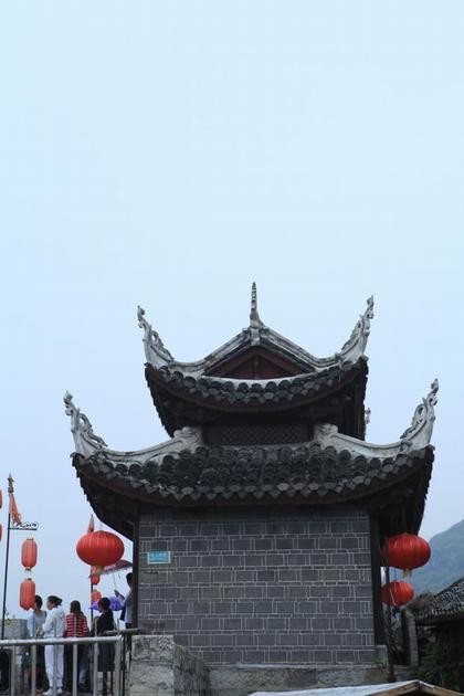 青巖