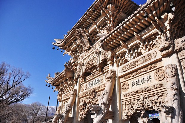 五台山龍泉寺石牌坊