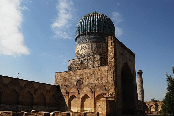  Bibi-Khanym Mosque