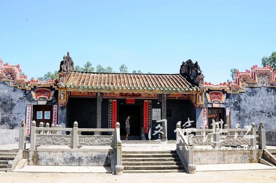 超海宮：氣勢磅礴的古建築