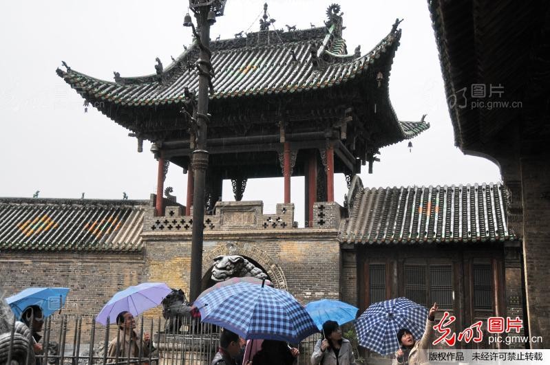 河南社旗：清明小長假　古鎮游唱主角
