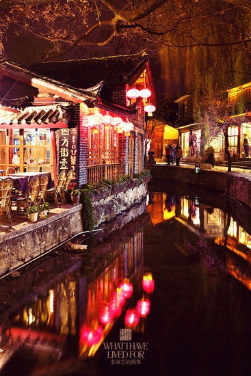 新浪旅游配圖：喧囂的夜 攝影：李雙喜