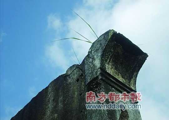 雨中的版畫村，一條小巷裡的戀人