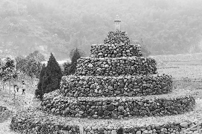 山重，走出“深閨”的千年古村