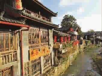 溪水從家家門前流過