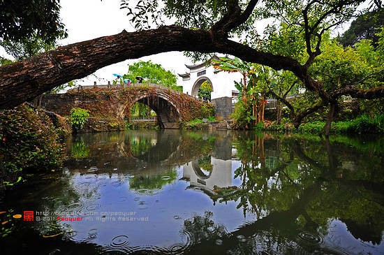 青石拱橋